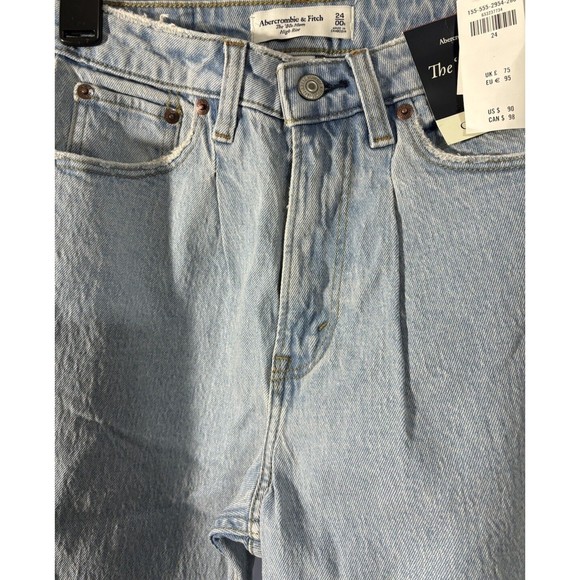 NWT Abercrombie & Fitch Relaxed Jeans - Picture 5 of 6